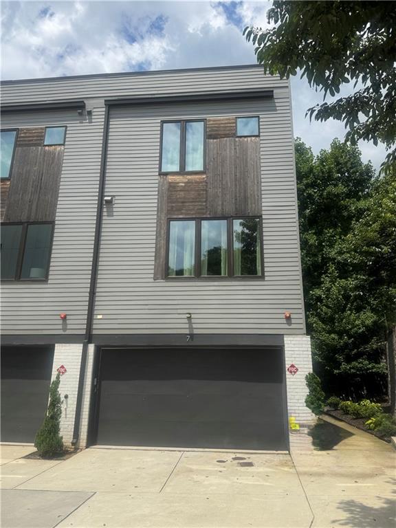 2424 Memorial Drive Drive SE 7