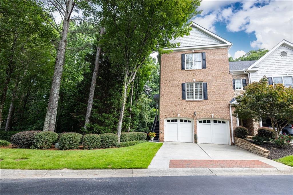 5492 Glenridge Drive 524