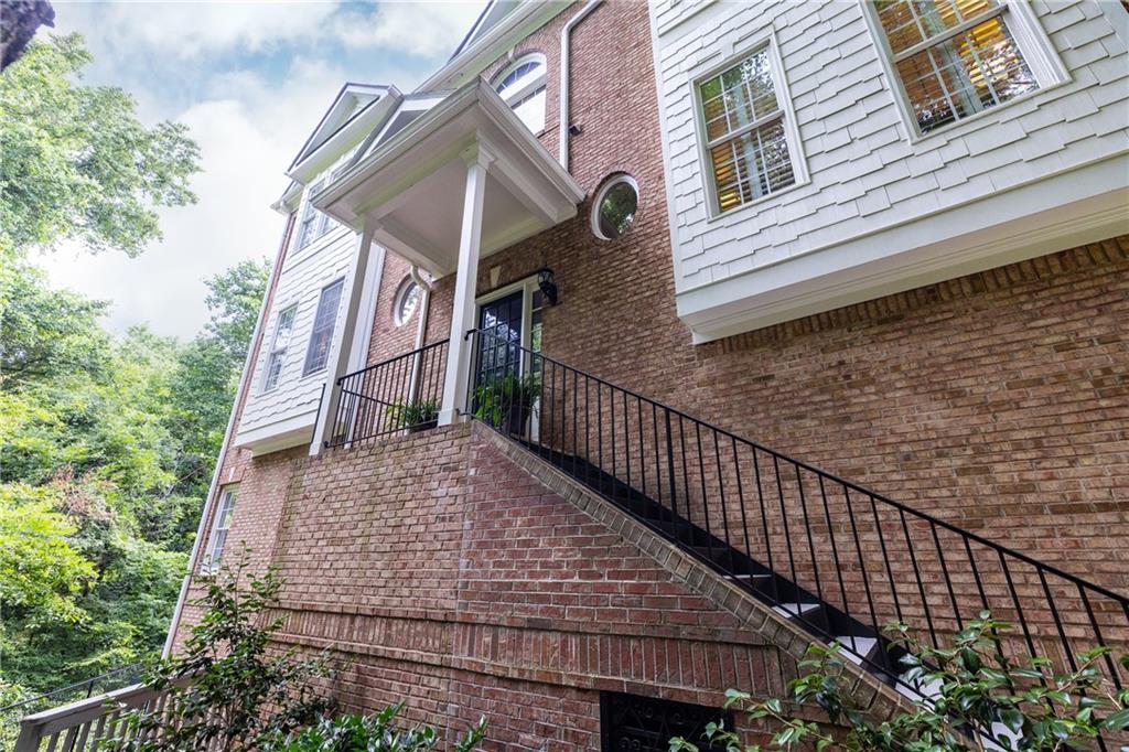 5492 Glenridge Drive 524