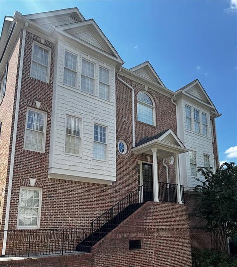 Townhouse For Sale - 5492 Glenridge Drive #524<br/> Atlanta, GA 30342