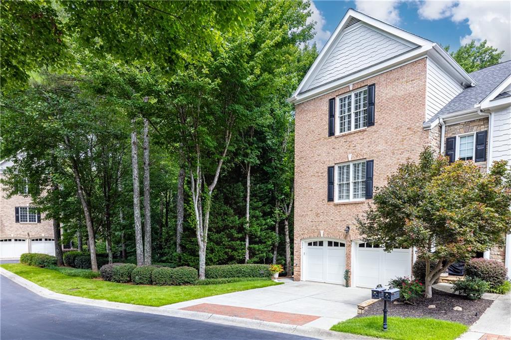 5492 Glenridge Drive 524