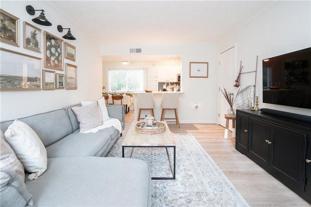 Photo of 100 Biscayne Drive NW #D1, Atlanta, GA 30309 (MLS # 7705300)