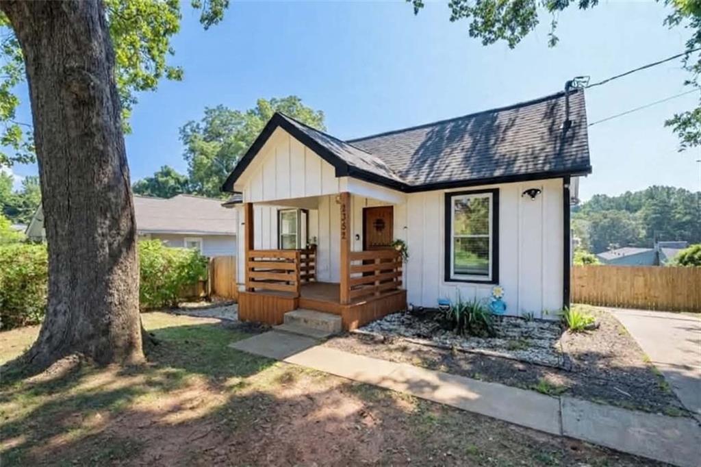 2352 Herring Road