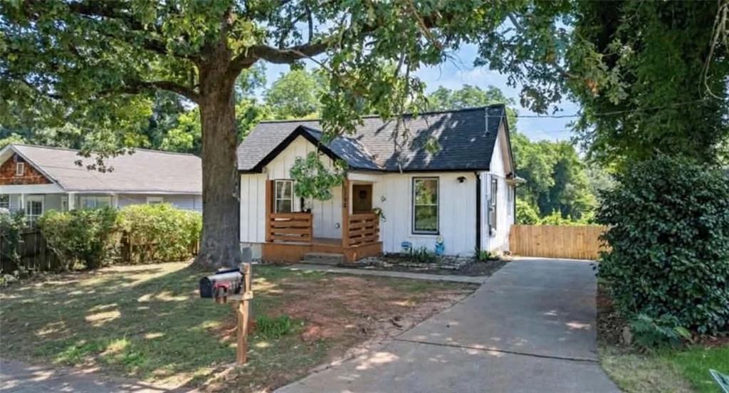 2352 Herring Road