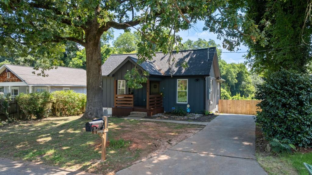 2352 Herring Road