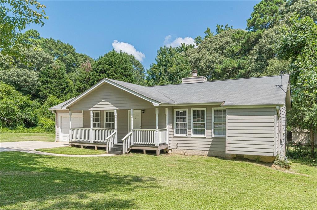 6226 Pine Lane, Douglasville, Georgia image 3