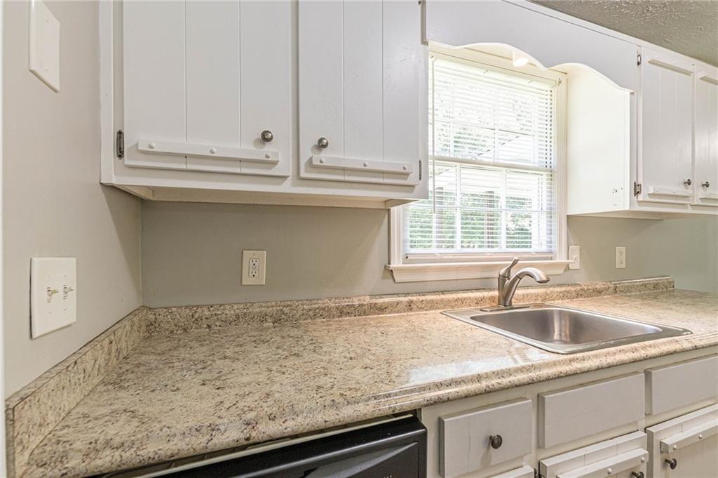 6226 Pine Lane, Douglasville, Georgia image 24