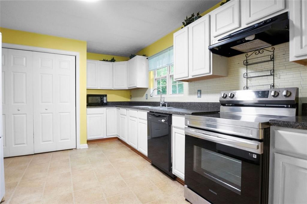 5284 Strickland Road, Flowery Branch, Georgia image 6