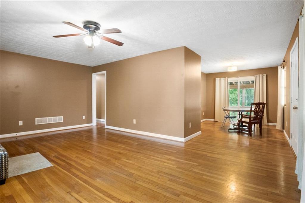 5284 Strickland Road, Flowery Branch, Georgia image 4