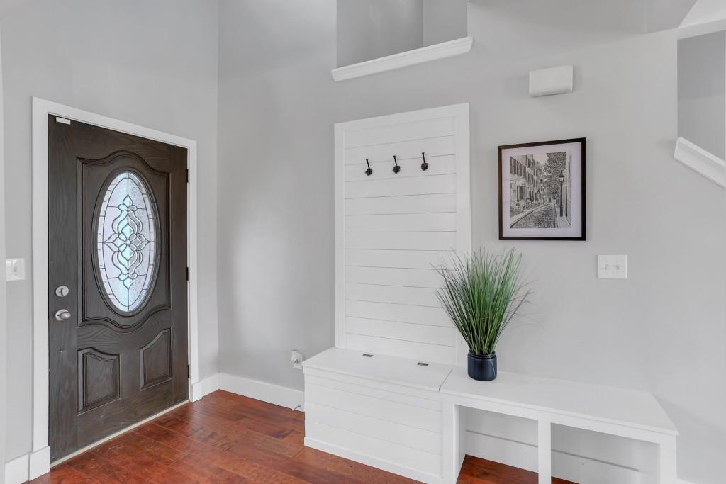 2220 Laurelton Lane