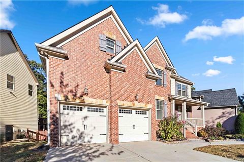 A home in Dacula