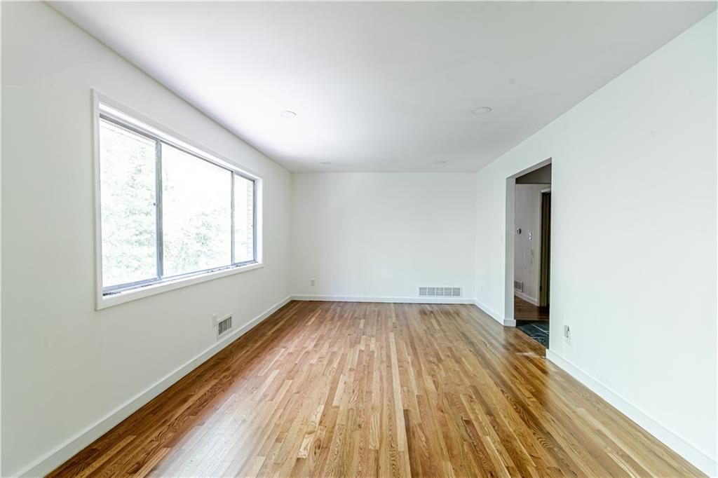 558 Larchmont Drive, Atlanta, Georgia image 11