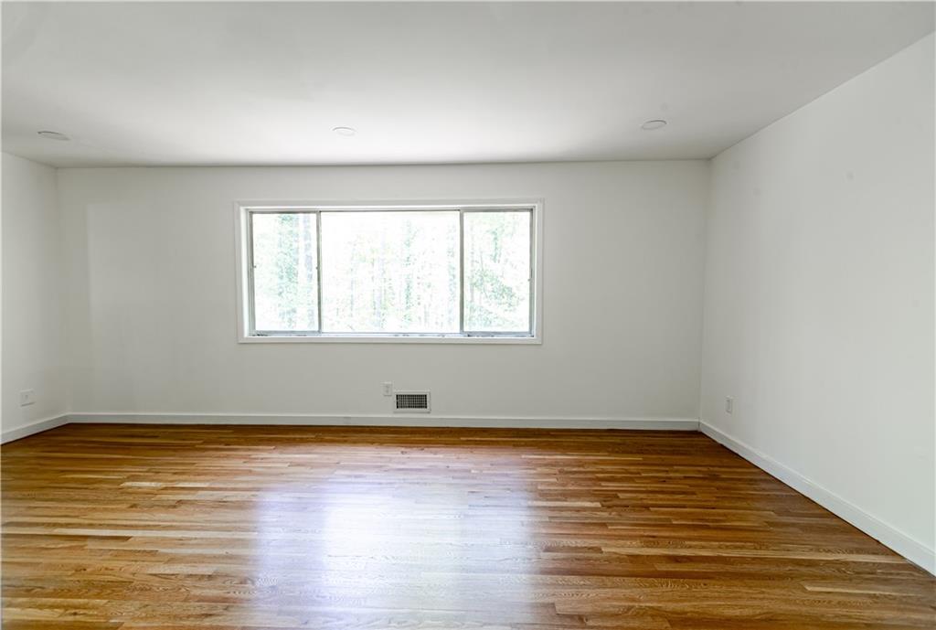 558 Larchmont Drive, Atlanta, Georgia image 12