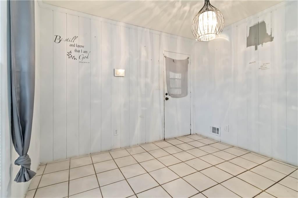 913 Longleaf Drive