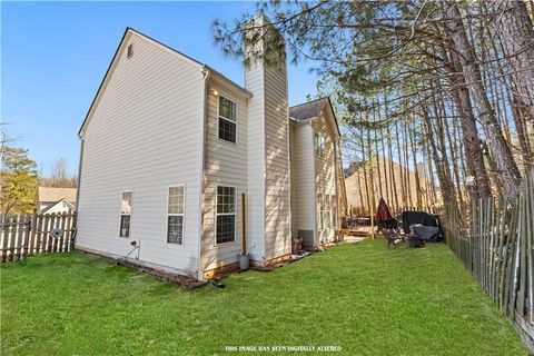 A home in Fairburn