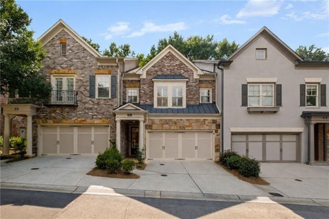 Townhouse For Sale - 203 Nottaway Lane<br/> Alpharetta, GA 30009
