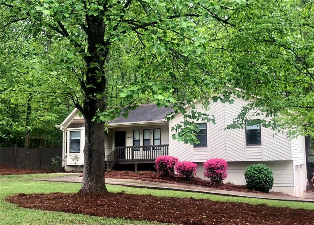 647 Sunshine Trace, Acworth, Georgia image 1