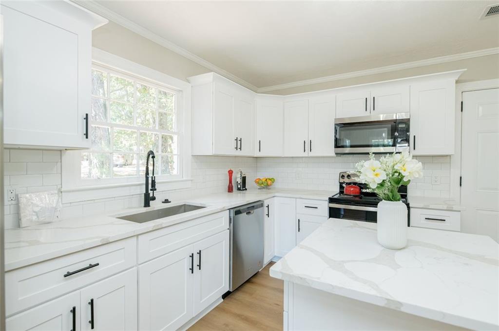 994 Powder Springs Street