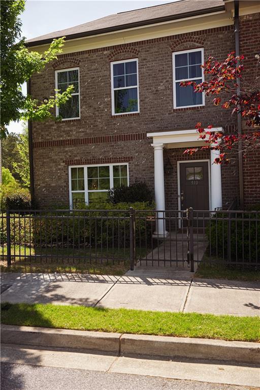 910 Westmoreland Circle NW