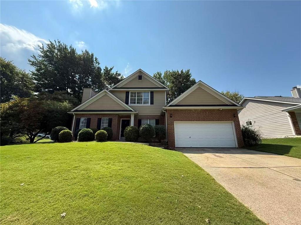 Prime Johns Creek living in Willow Run. 4BR/2.5BA. Hardwood floors on the main and an open kitchen that flows into a living room with 10-ft ceilings and a fireplace. Owner’s suite on the main, plus three flexible bedrooms upstairs. Private fenced yard. Zoned for Dolvin Elementary, Autrey Mill Middle, and Johns Creek High. Close to parks, restaurants, and shops. Come see it.
