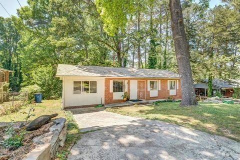 Photo of 2123 Westover Drive, Atlanta, GA 30344 (MLS # 7756885)