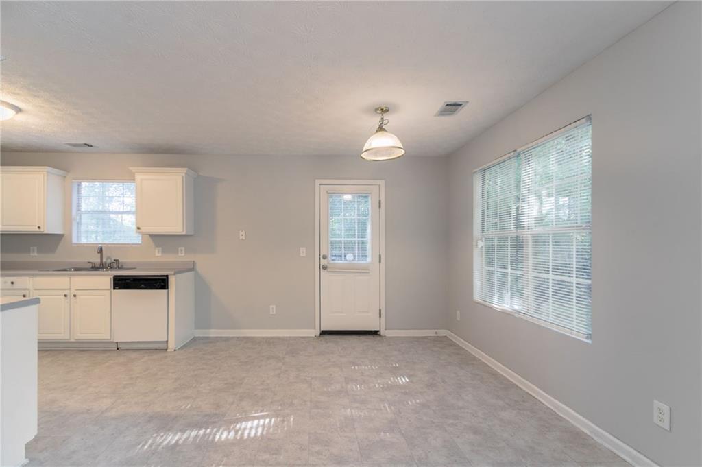 3856 Vine Stone Drive, Lithonia, Georgia image 7