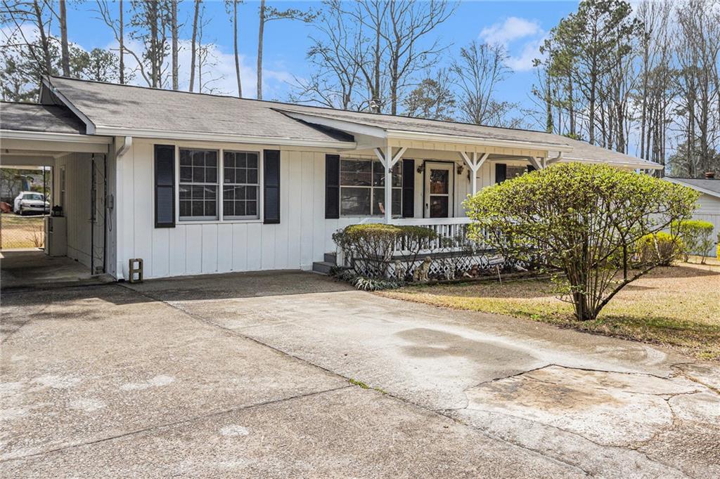 640 Maple Drive, Riverdale, Georgia image 3