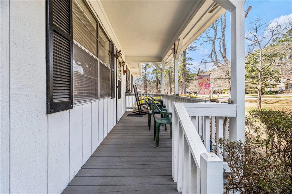 640 Maple Drive, Riverdale, Georgia image 4