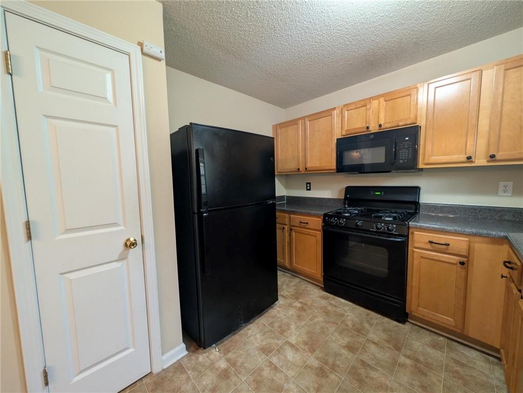 3413 Creekview Drive, Rex, Georgia image 6