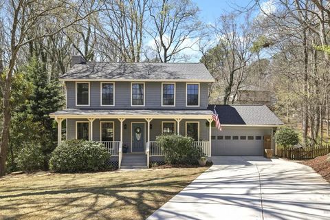 Photo of 9950 Lake Forest Way, Roswell, GA 30076 (MLS # 7737724)
