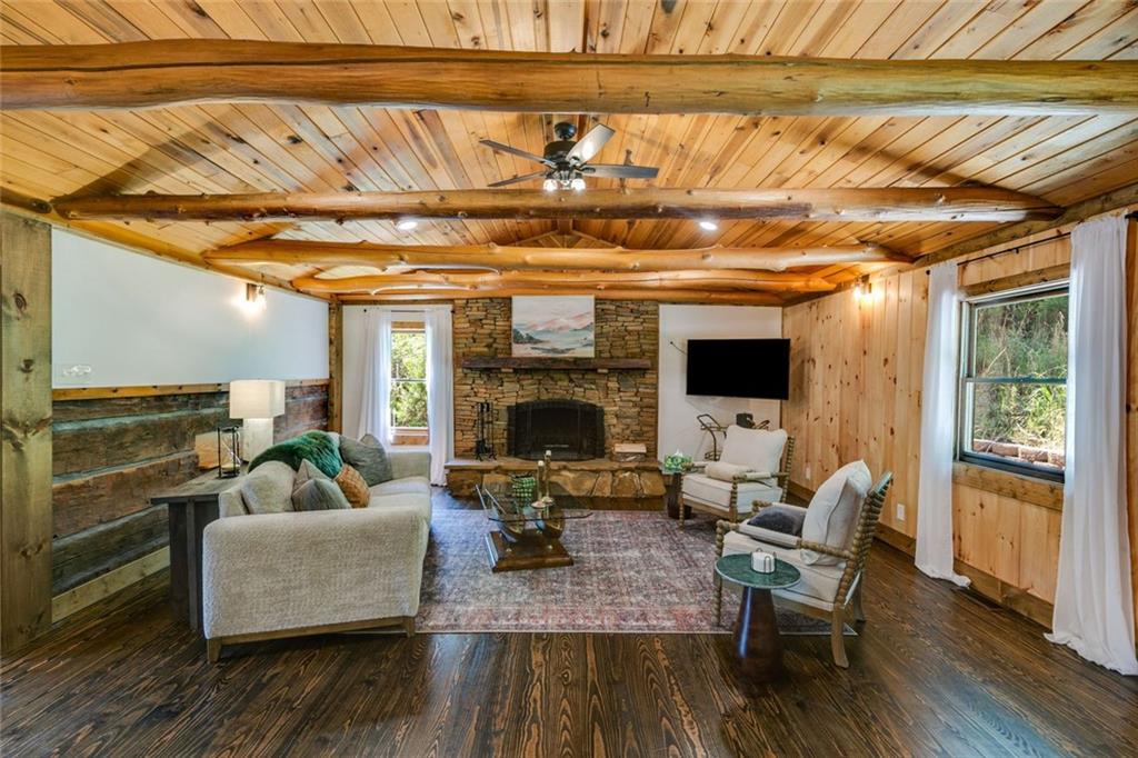 11 Collins Hollow Cove