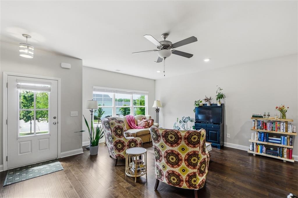 957 Shy Lane