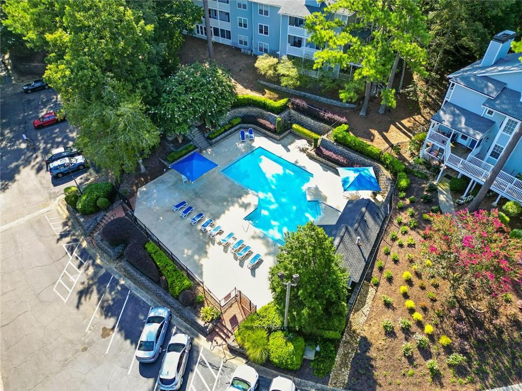 THE WILLOWS BY THE RIVER CONDOS - Residential