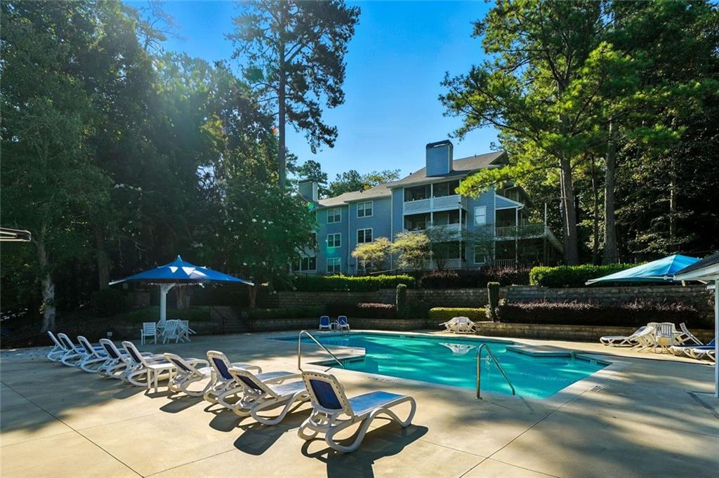 THE WILLOWS BY THE RIVER CONDOS - Residential