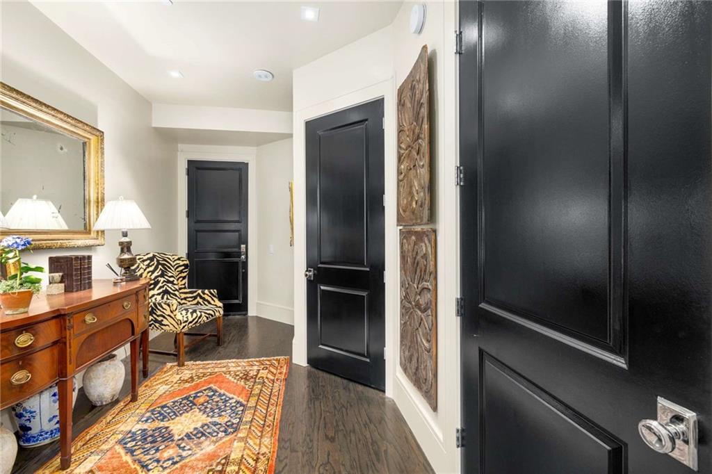 2660 Peachtree Road NW 4G