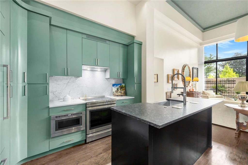 2660 Peachtree Road NW 4G