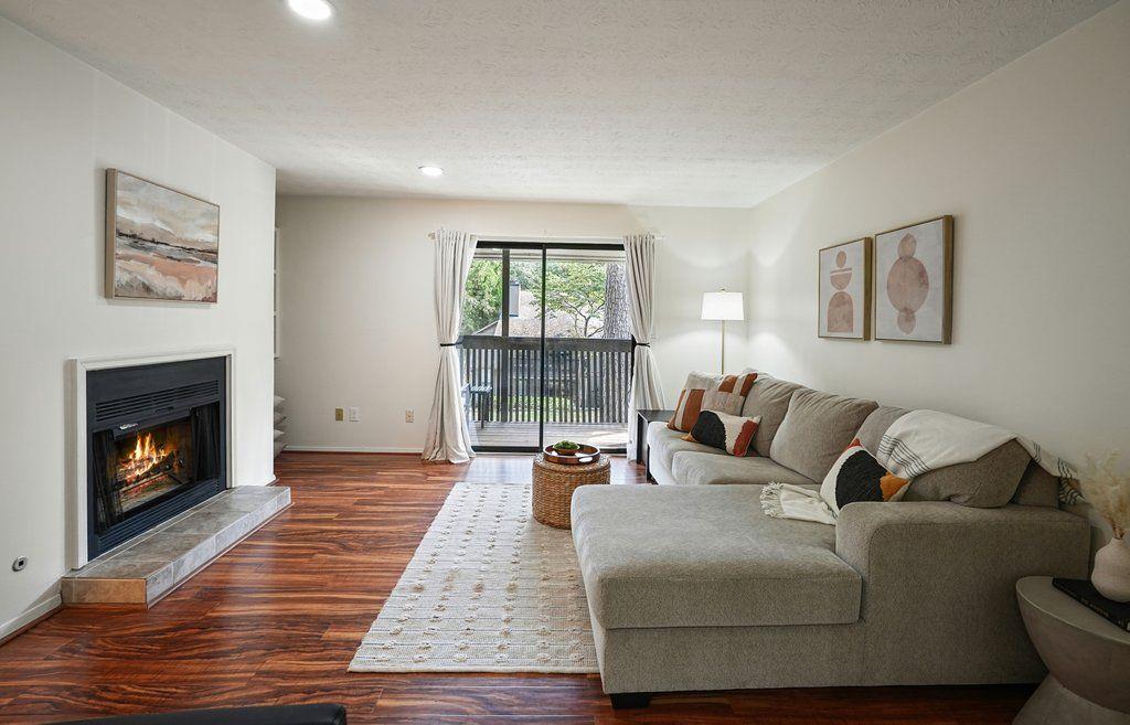 706 Cumberland Court SE