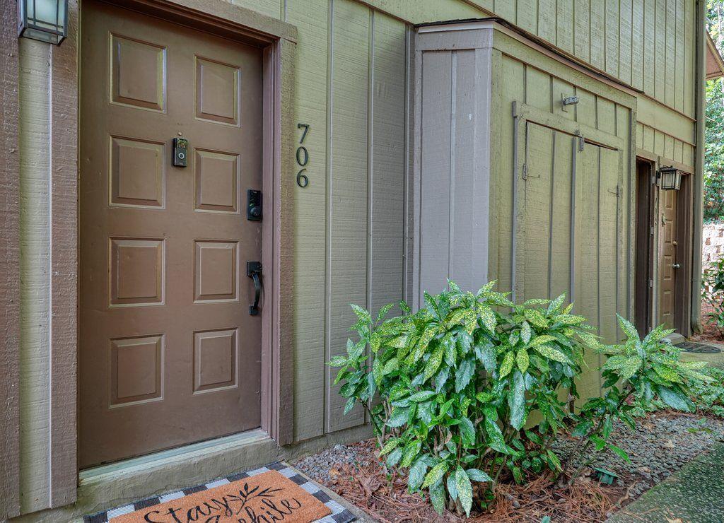 706 Cumberland Court SE