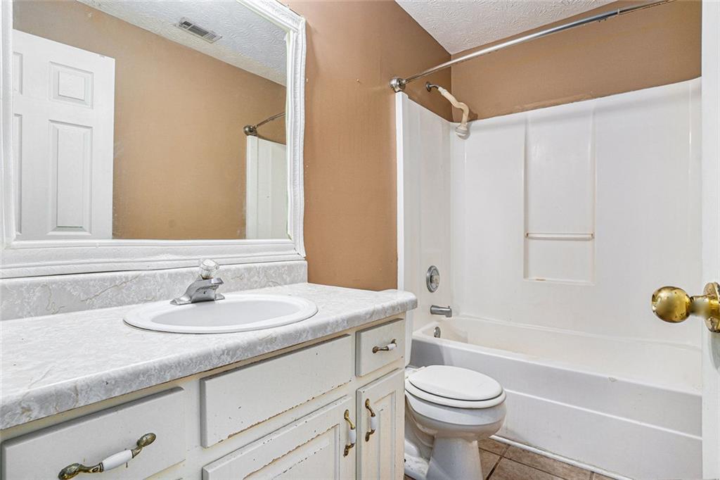 2733 Cedar Tree Lane, Ellenwood, Georgia image 6