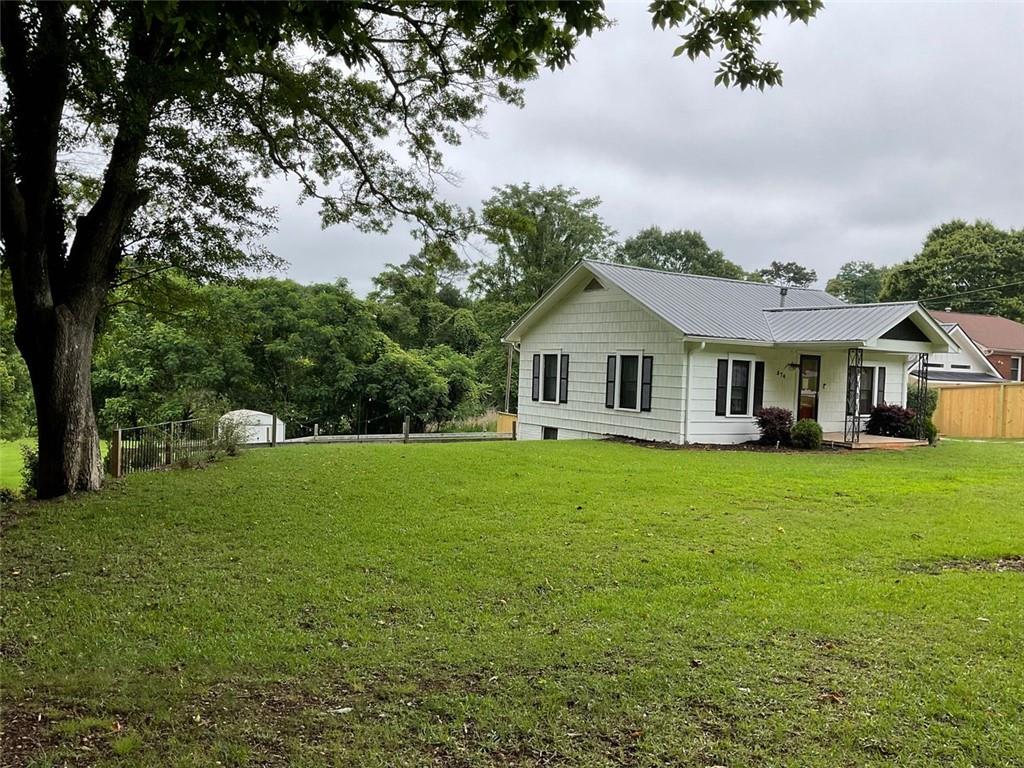 574 LAKEVIEW Drive