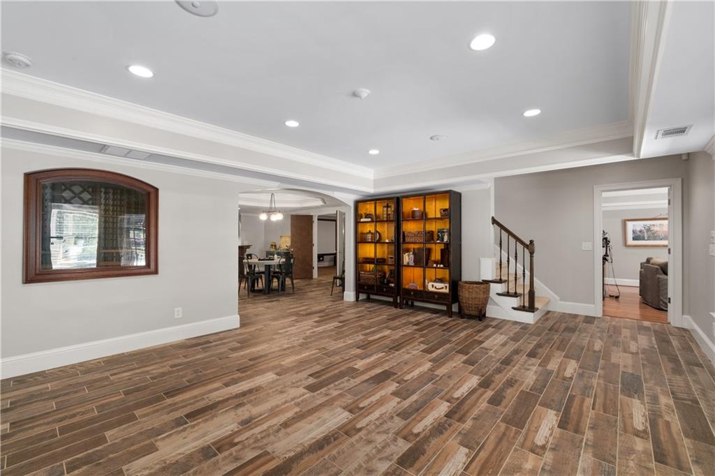 5860 Stoneleigh Drive, Suwanee, Georgia image 37