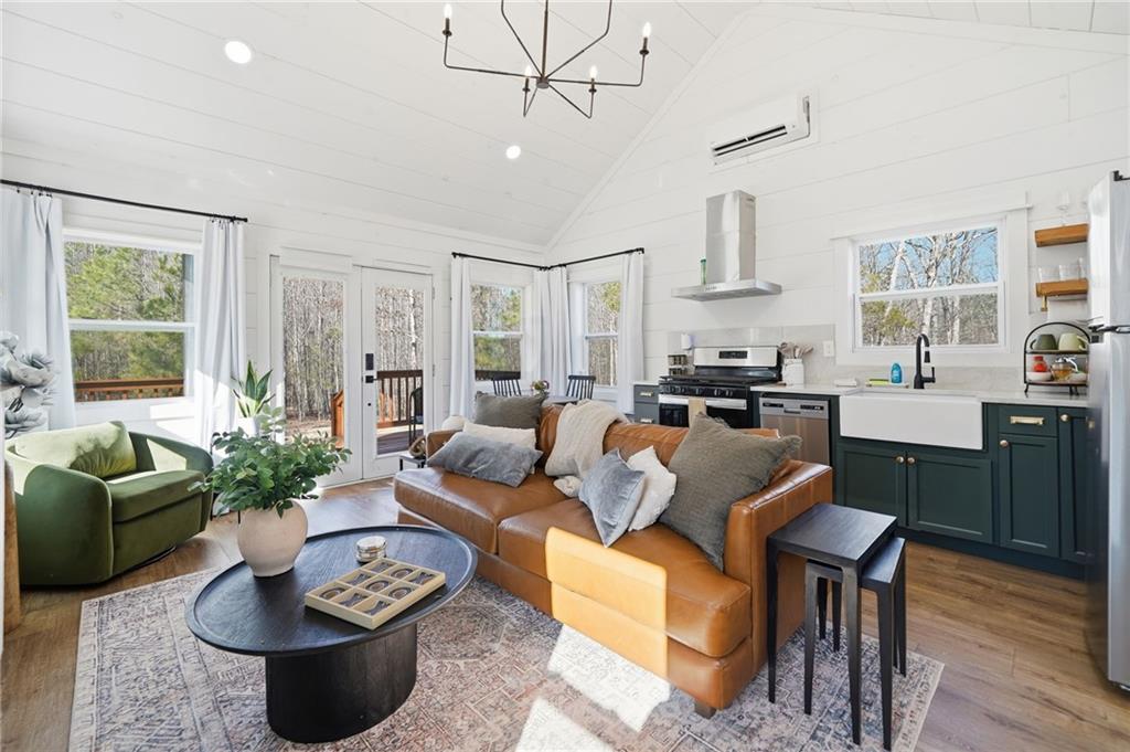 300 Burbano Creekside Landing