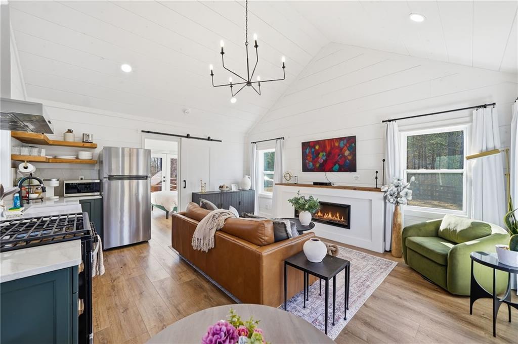 300 Burbano Creekside Landing