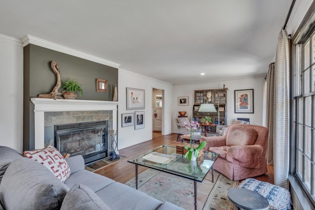 2640 Hawthorne Drive NE