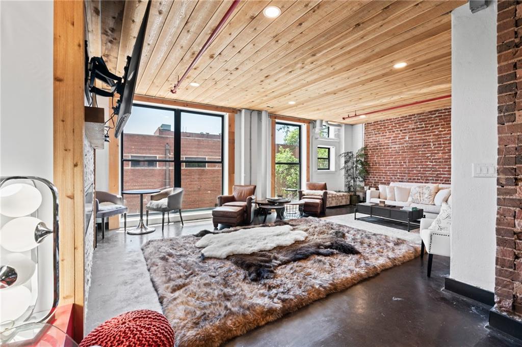 87 Peachtree Street SW 209