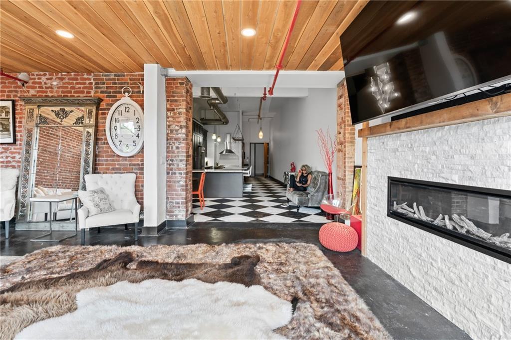 87 Peachtree Street SW 209