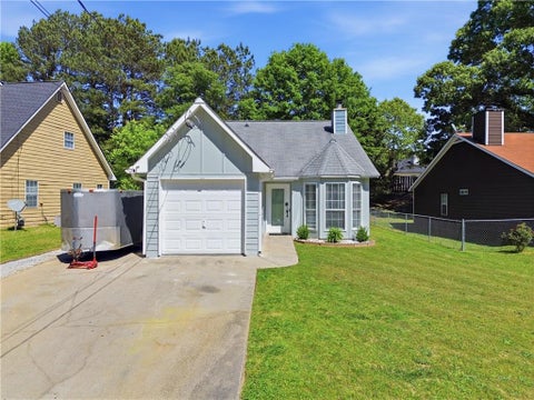 Homes For Sale - 8048 Fieldstream Way<br/> Douglas County, Douglasville, GA 30134