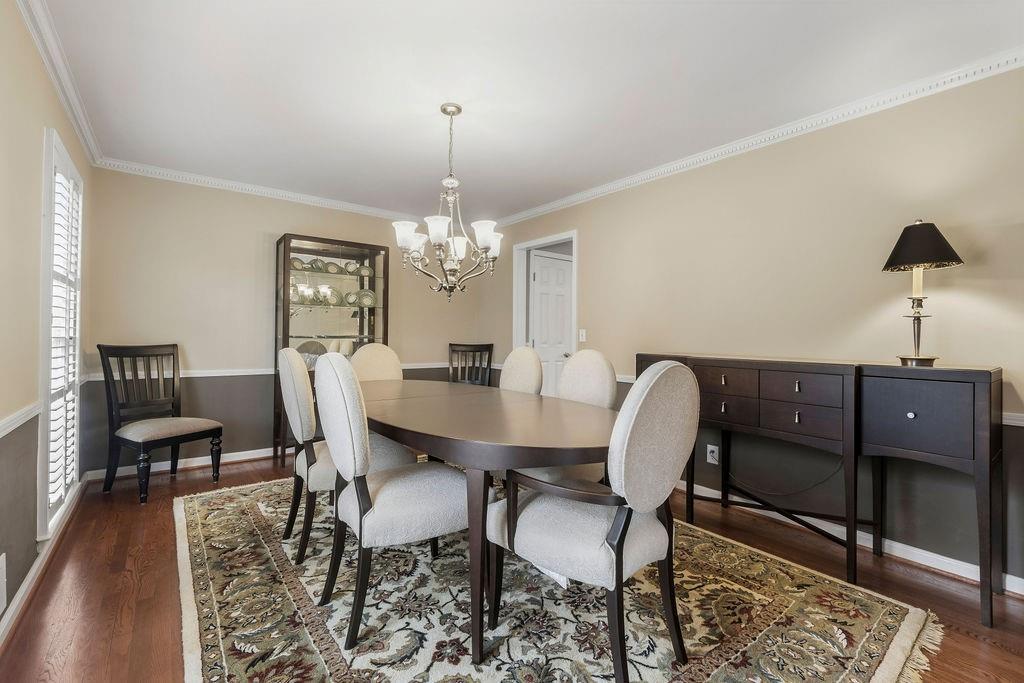 5147 Meadowlake Drive