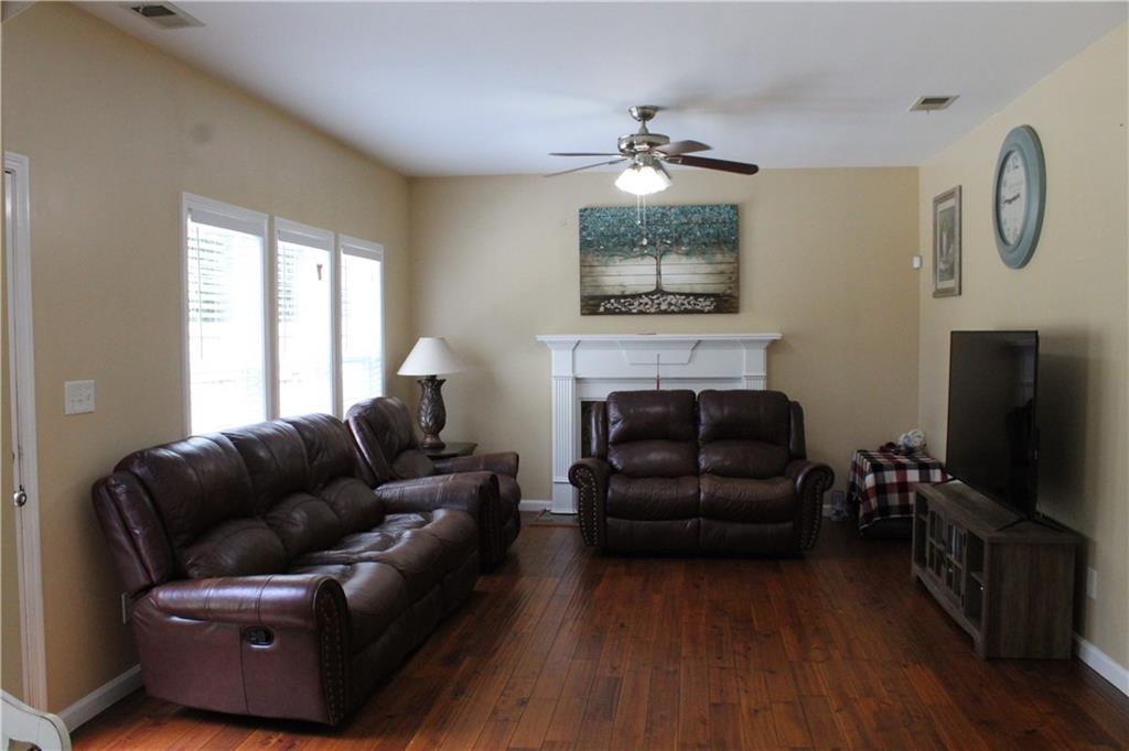 2774 Eloquent Lane