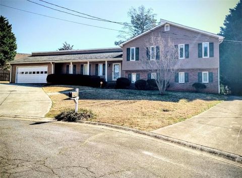 Photo of 1730 Cedar Grove Drive, Marietta, GA 30066 (MLS # 7750671)